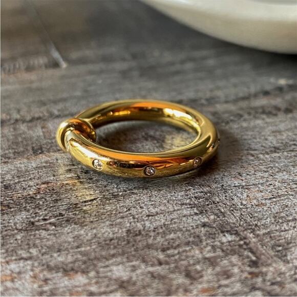 NEW Simple Round Gold & Rhinestone Ring - Picture 6 of 11